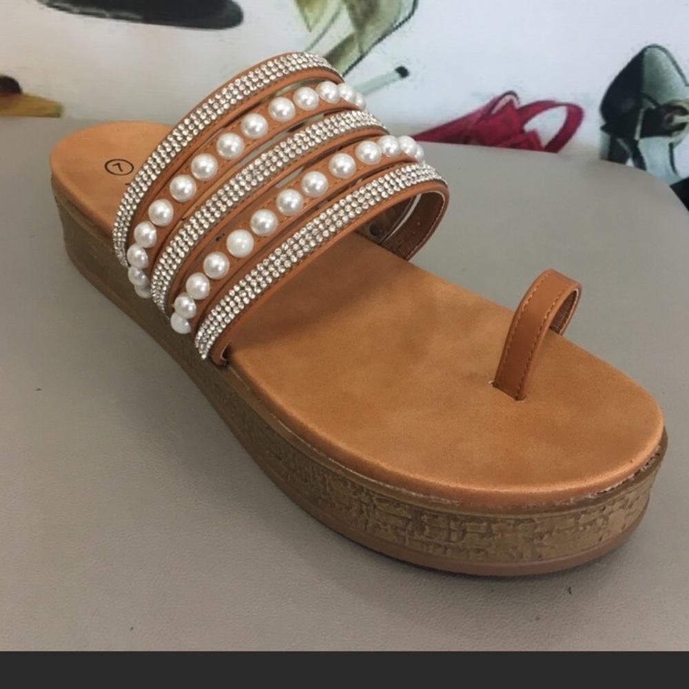 Platform sandals - Picture 2 of 4